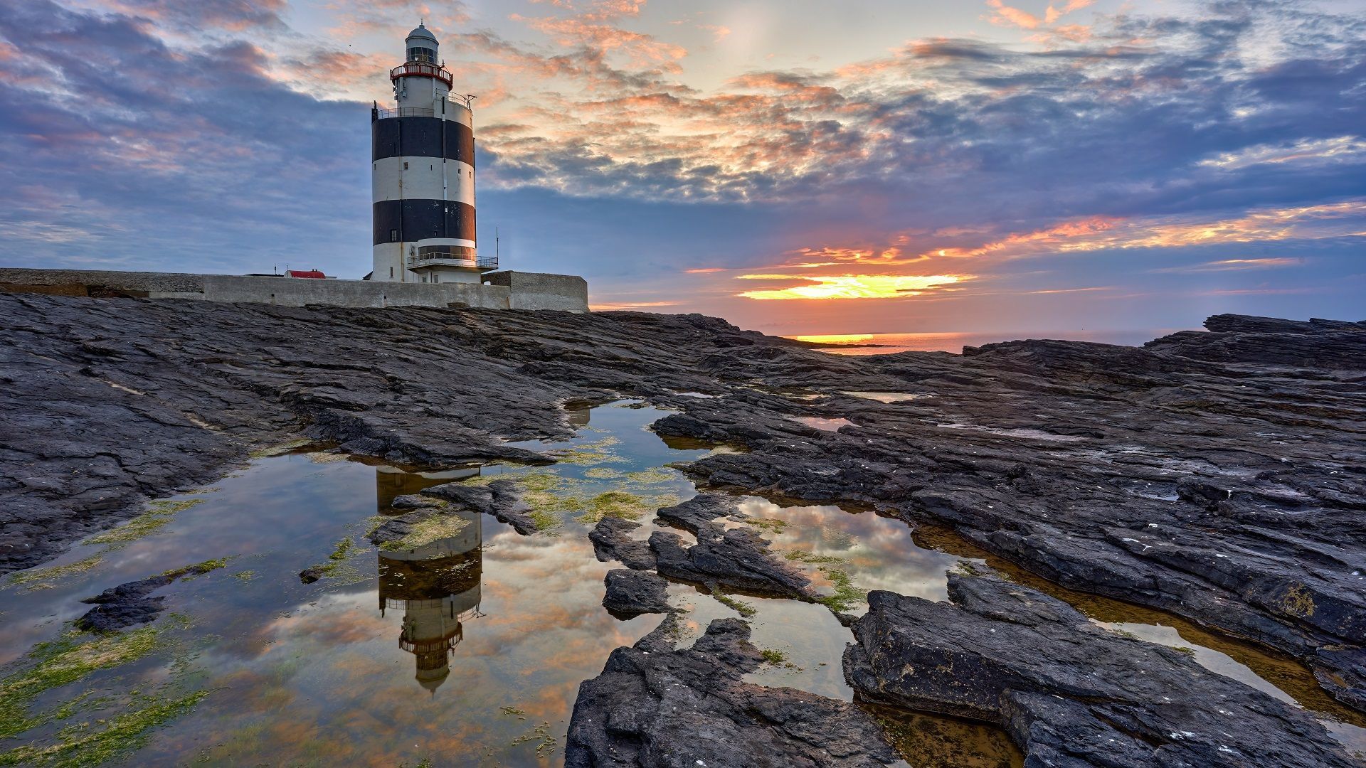 10 Famous Oldest Lighthouses In The World Scenic Beach Destinations