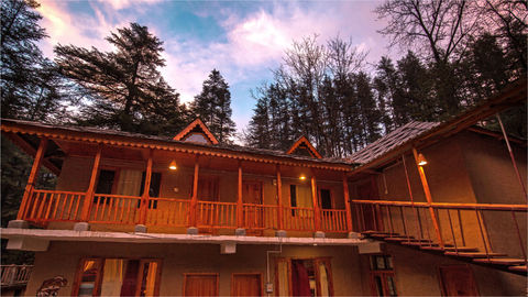 This Hostel In Himachal Pradesh Is Redefining The Way Travellers Should Stay!
