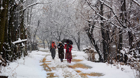 Kashmir's 'Wall of Kindness' Is A Humanitarian Effort In Helping Locals Face The Bitter Cold