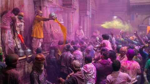 A Comprehensive Guide To Celebrate The Most Elaborate Holi In Vrindavan & Mathura