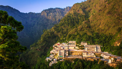 Planning To Visit Vaishno Devi This Summer? Take A Direct Train From New Delhi To Katra