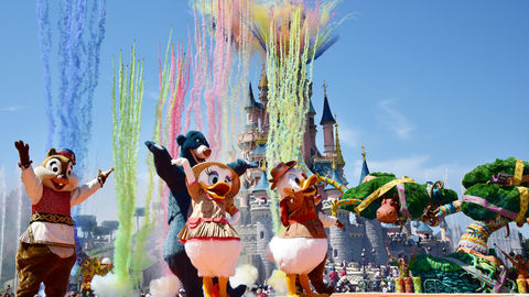 Relive Childhood Nostalgia And Roar With Delight At Disneyland Paris!