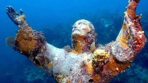 You Must Visit These Magnificent Underwater Statues Once In Your Lifetime!