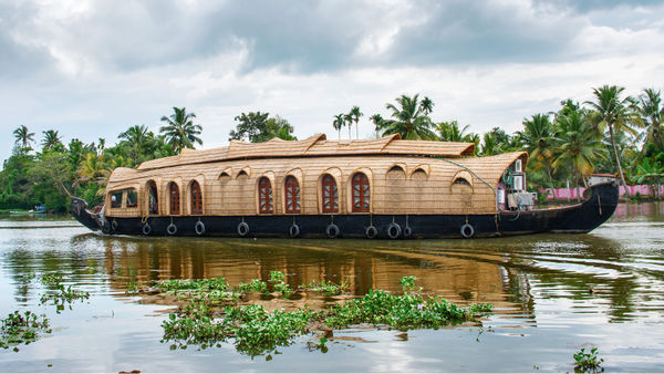 Kerala Is Turning Alappuzha Houseboats Into COVID-19 Isolation Wards