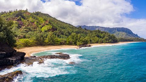 Here's Everything You Need To Know About Hawaii's Quarantine Rules For Incoming Travellers