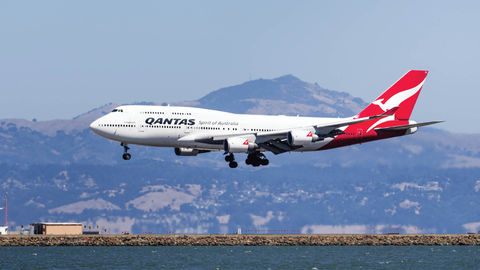 Australia’s Qantas Airline Bids Farewell To Its Iconic Boeing 747 By Drawing A Kangaroo In The Sky