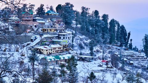 Lahaul Valley & Parts Of Himachal Pradesh Witness Season's First Snowfall