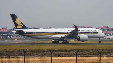 18 Hours In A Nonstop Flight? Singapore Airlines Sets World Record With World’s Longest Flight