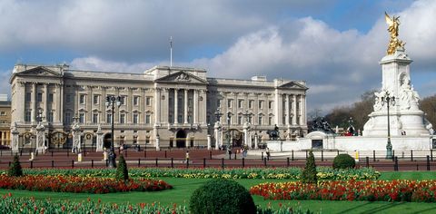 Buckingham Palace & Windsor Castle To Reopen For The Public This Summer