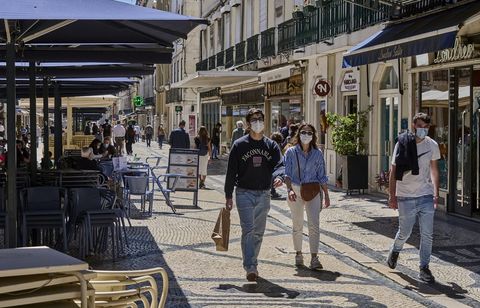 Europe To Reopen Borders To Vaccinated Global Tourists