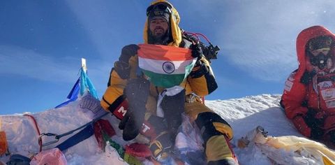 25-year-old Mountaineer Conquers Mt Everest Few Days After Recovering From COVID-19