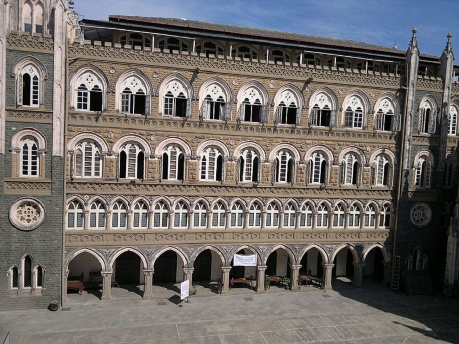 Check Out These Top 10 Most Beautiful College Campuses In India!