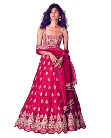 Maanvi Gagroo's Traditional Red Bridal Saree Is Truly Modern In