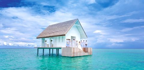 Check Out Two Stunning Four Seasons Properties In Maldives For Your Wedding Vows!