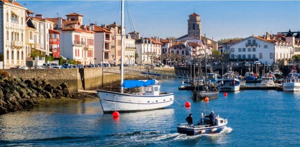 10 Best Small Towns In France For Beautiful Beaches And Vineyards, Mountain Trails And Medieval Castles