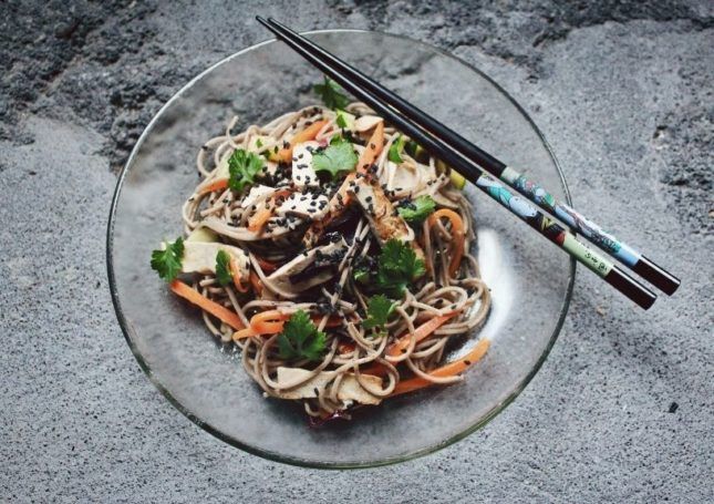 Tofu soba noodles