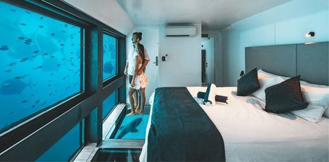 These Underwater Suites In Australia Have The Most Impressive Views Of The Great Barrier Reef