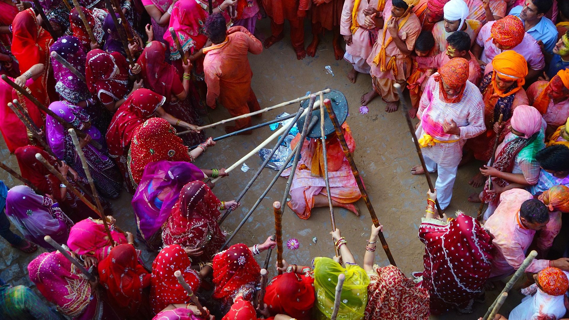 Mast onam porno Chiroyli dumbalarning orgazmi