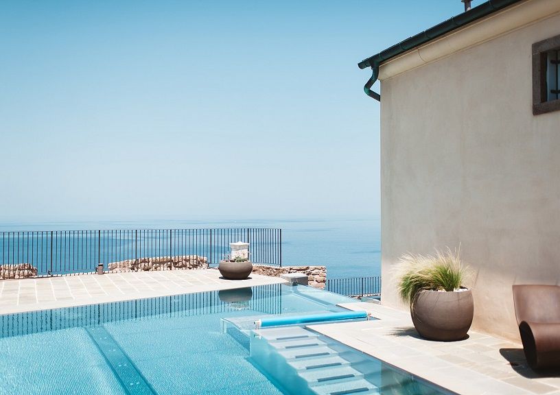 Tuscany cliffside villa