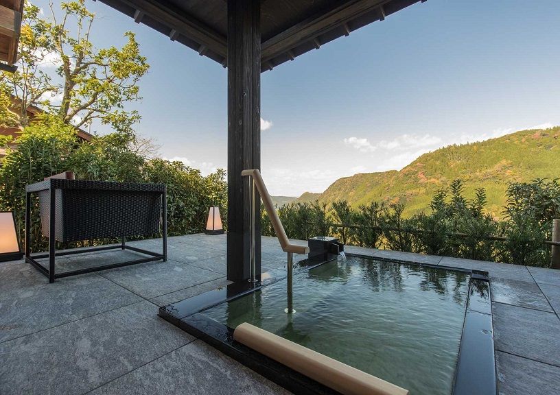 Hotels with private hot tubs