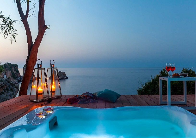 Hotels with private hot tubs