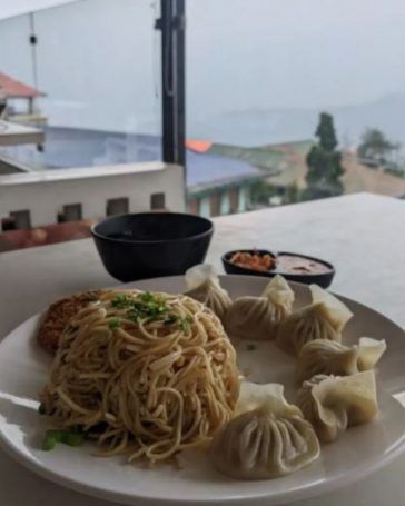 Shuffle Momos