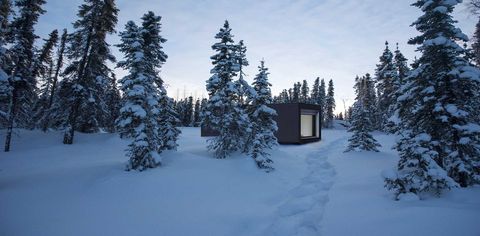 These Gorgeous Glass Cubes Are Opening In Alaska Just In Time For Northern Lights Viewing Season