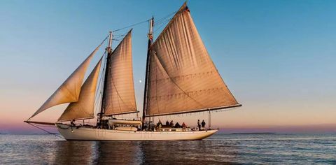 The Best Way To Enjoy Coastal Maine Is Aboard This Luxury Schooner