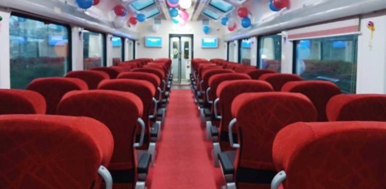 These Trains In India Offer A Stunning Journey With Vistadome Coaches