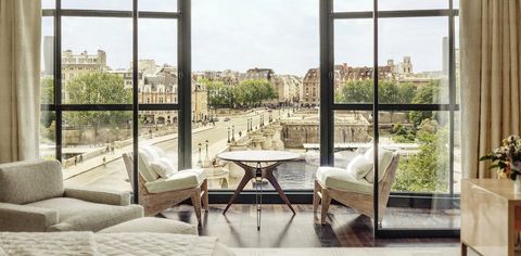 Check Into The Best Luxury Hotels In Paris, France