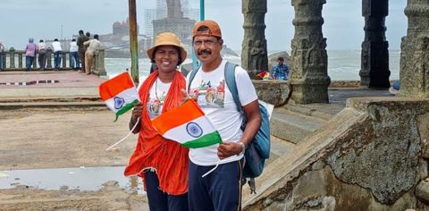 Ever Travelled From Kanyakumari To Kashmir And Back? Well, This Couple Did It On Foot