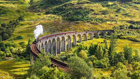 Enjoy The Beautiful Views UK Has To Offer With These 8 Luxury Train Rides