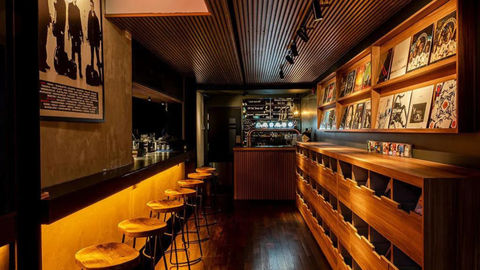 Head To These Entertaining Music Bars In Singapore For An Unforgettable Experience
