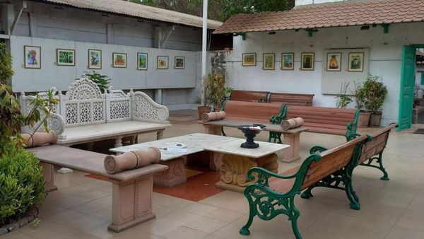 8 Vintage Restaurants In Ahmedabad That Take You Through The City’s Culinary History