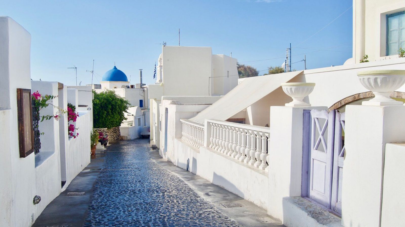 This Village On Santorini Gets A Fraction Of The Crowds