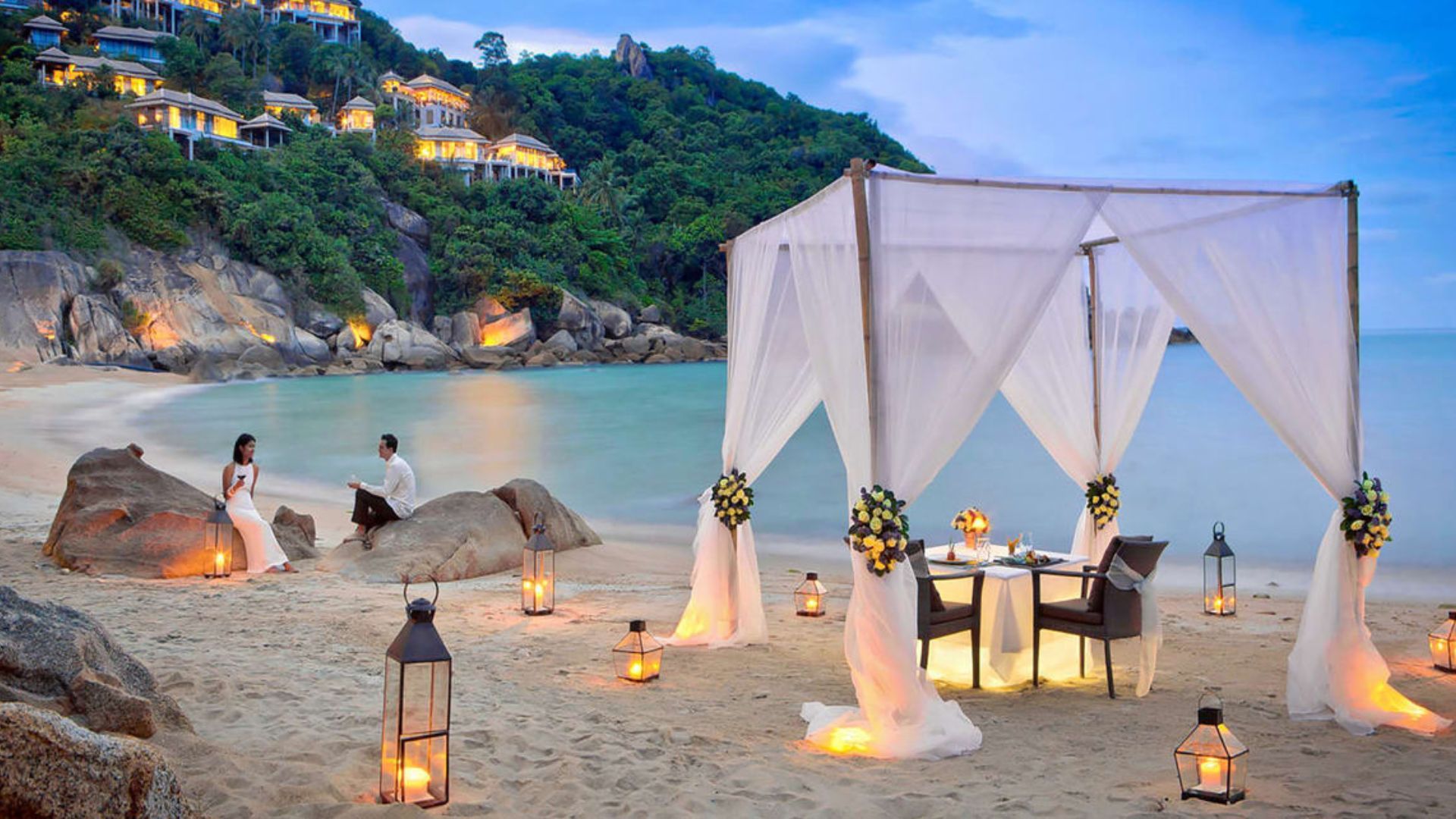 Date on the beach