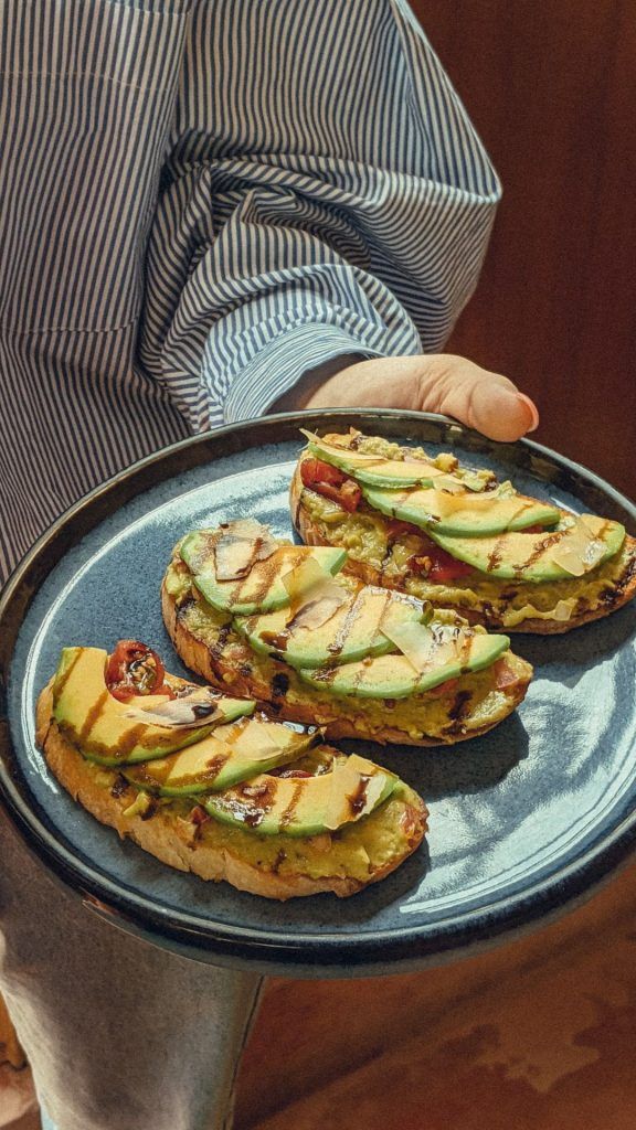 Avocado bruschetta