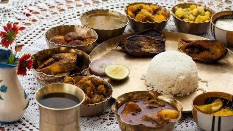 Celebrate Durga Puja Like A True Bengali With These Delicious Food Items