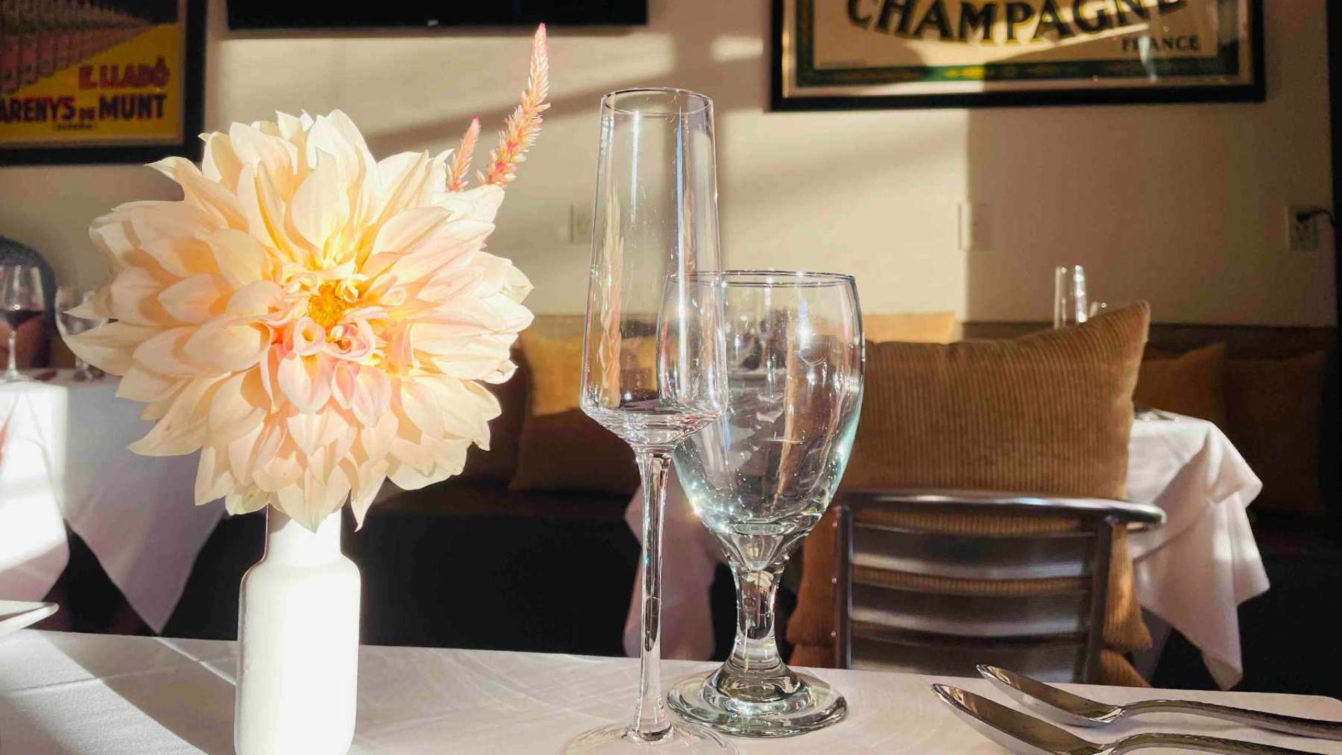 Maui's Most Exclusive Restaurant Is A Hole In The Wall With Surfer Vibes