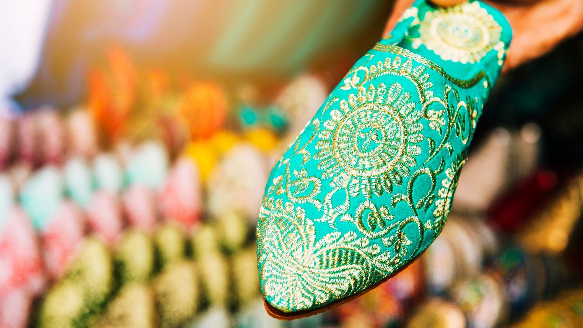 Here's Your Ultimate Guide To The Best Places For Shopping In Lucknow