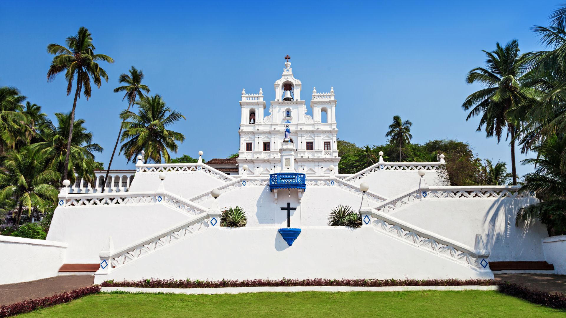 Curated visual reference: Picture Idea: Famous Churches In India Known For Their Mesmerising Beauty
