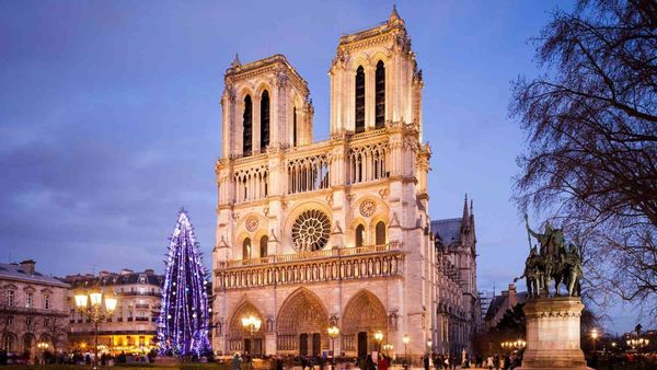 How To Spend The Perfect Christmas In Paris