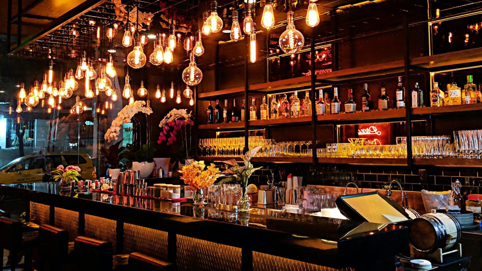 The Best Pubs In Mumbai To Eat And Drink