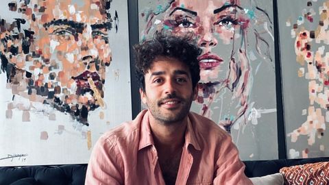 Fancy Getting Your Portrait Painted By A French Artist? This Luxury Hotel Will Make Your Dream Come True