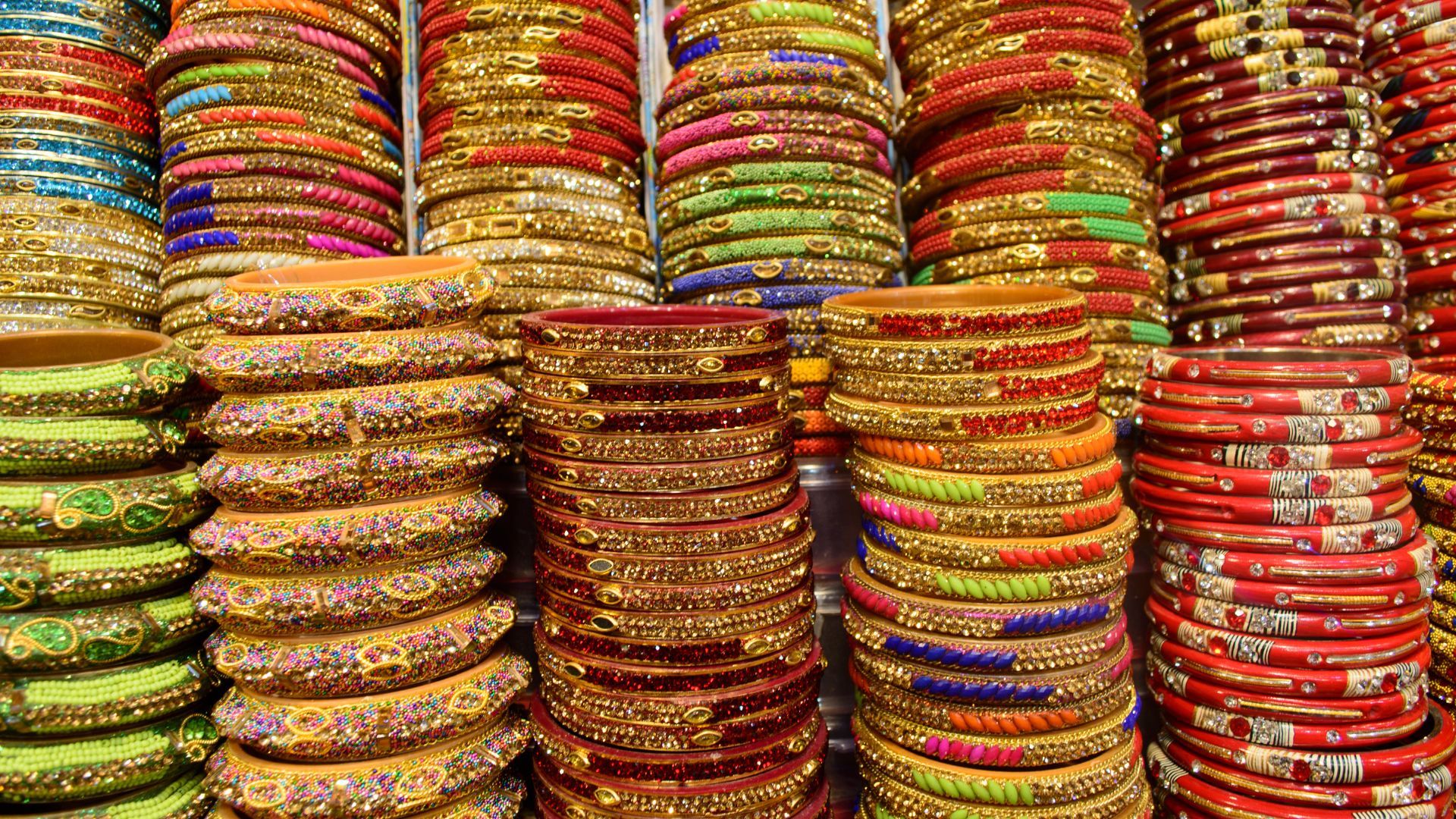 Shopping in Jaipur's Iconic Markets: Guide to Rajasthani Retail Revelry