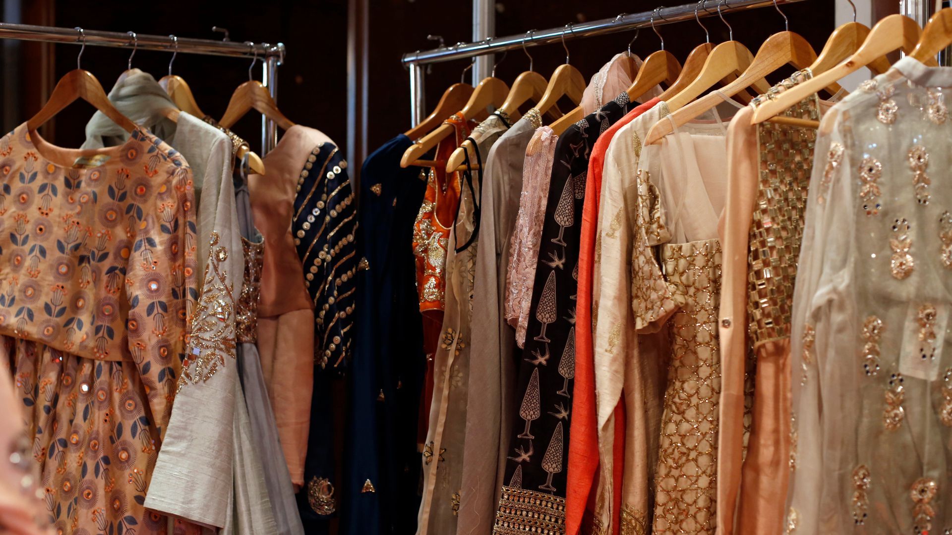 Shopping in Jaipur's Iconic Markets Guide to Rajasthani Retail Revelry