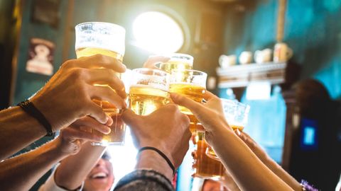 Best Restaurants In Mumbai If You Want To Watch The FIFA World Cup Live