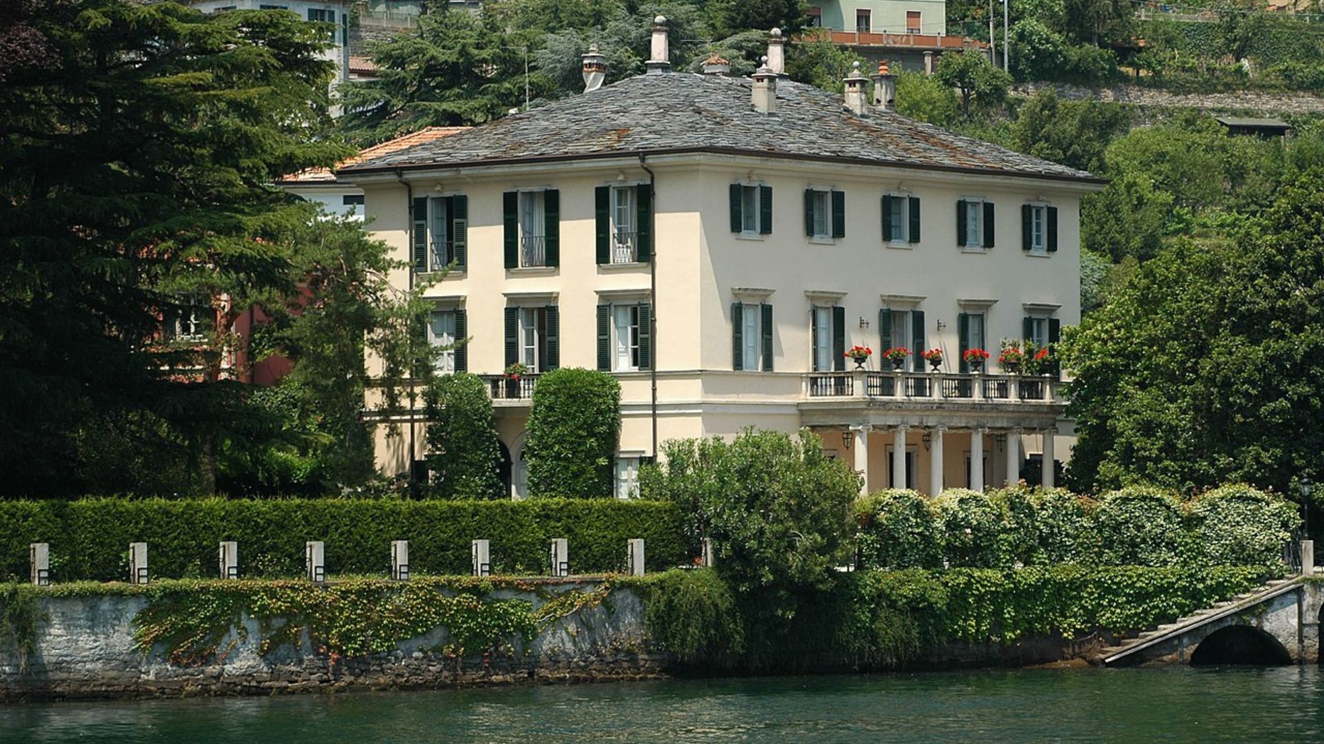 ready-to-live-like-a-roy-the-italian-villa-on-succession-is-now-on