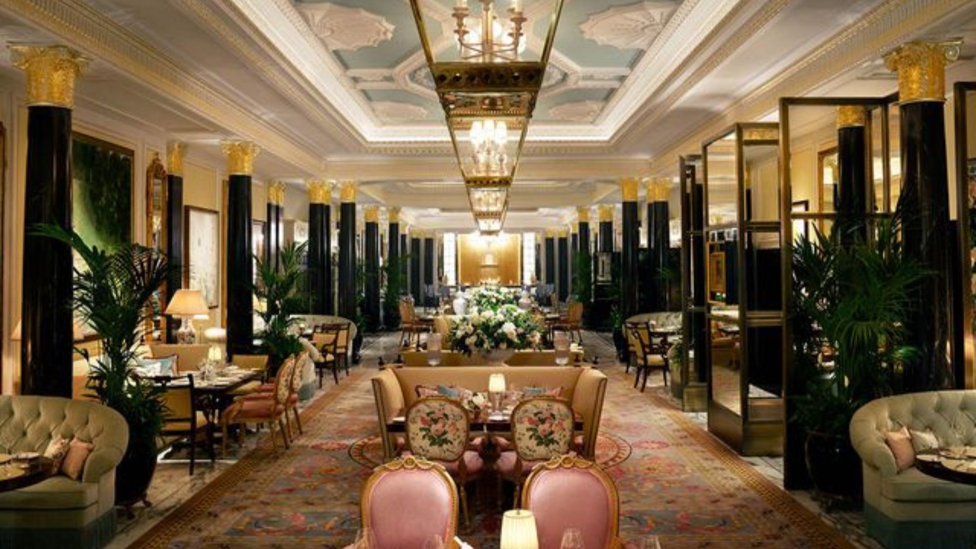 Promenade dining