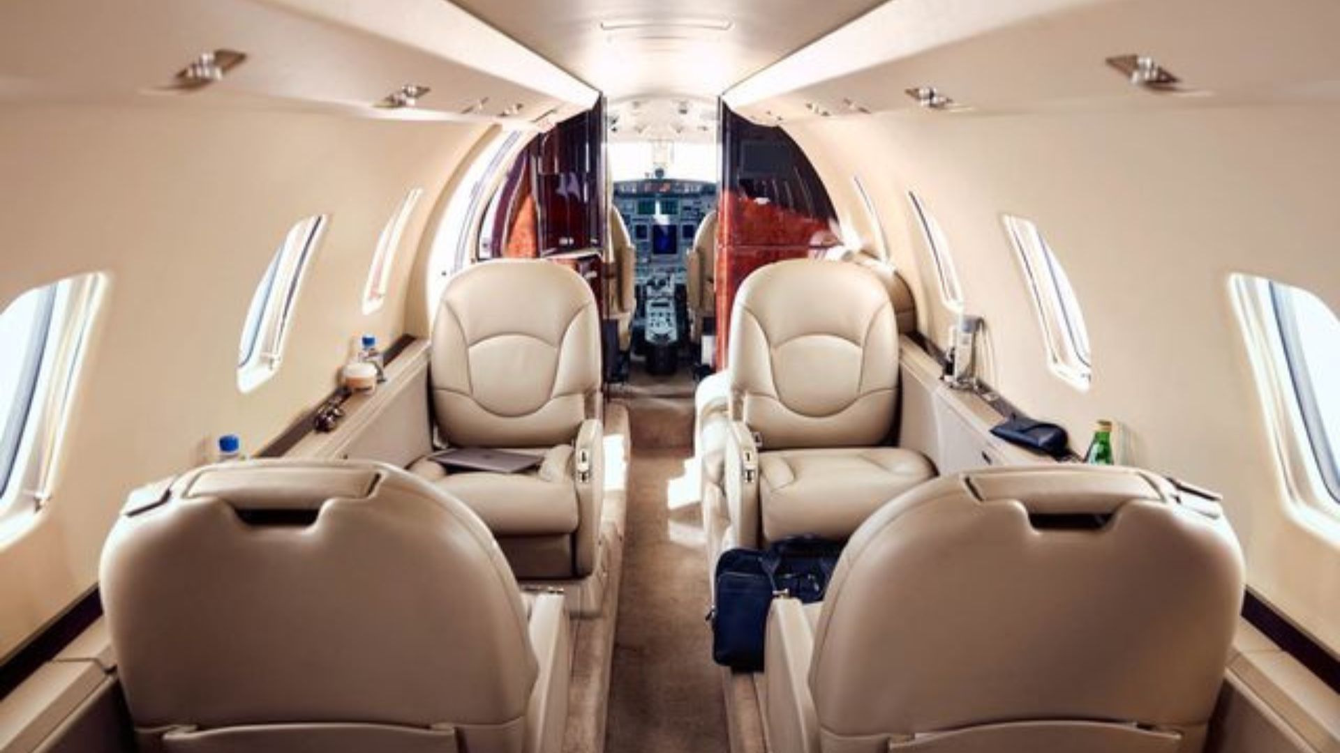 Charter jet